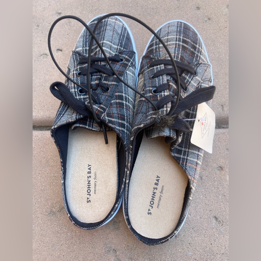 Slip on shoe
